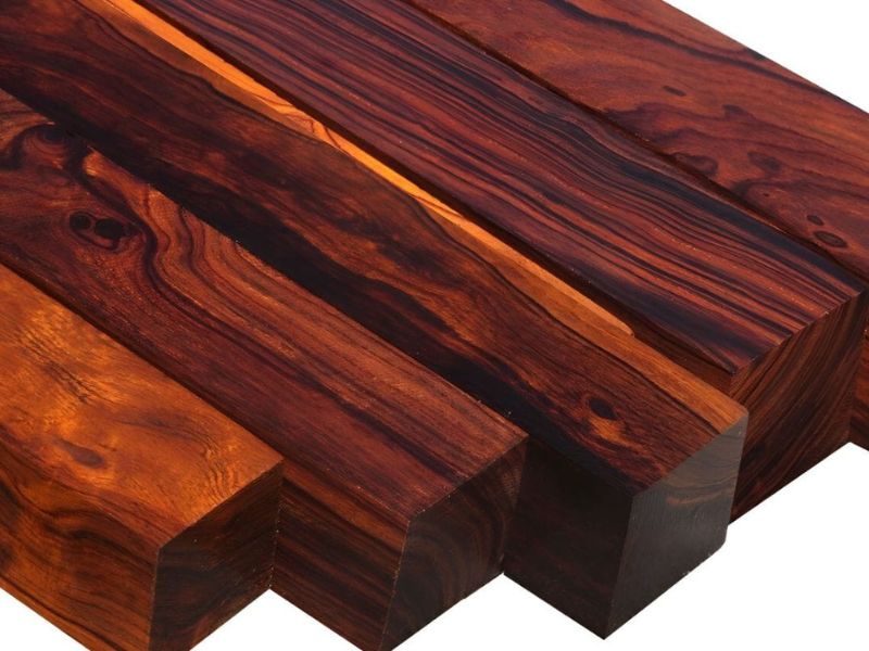 Vách tivi phòng khách gỗ tự nhiên