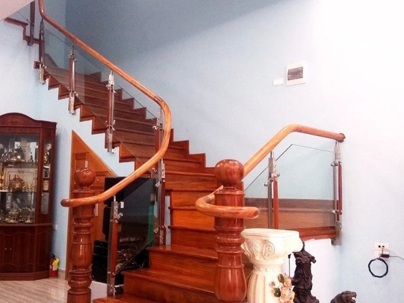 Tổng số bậc cầu thang nhà 2 tầng