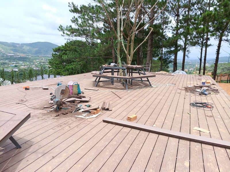 báo giá sàn gỗ nhựa ngoài trời