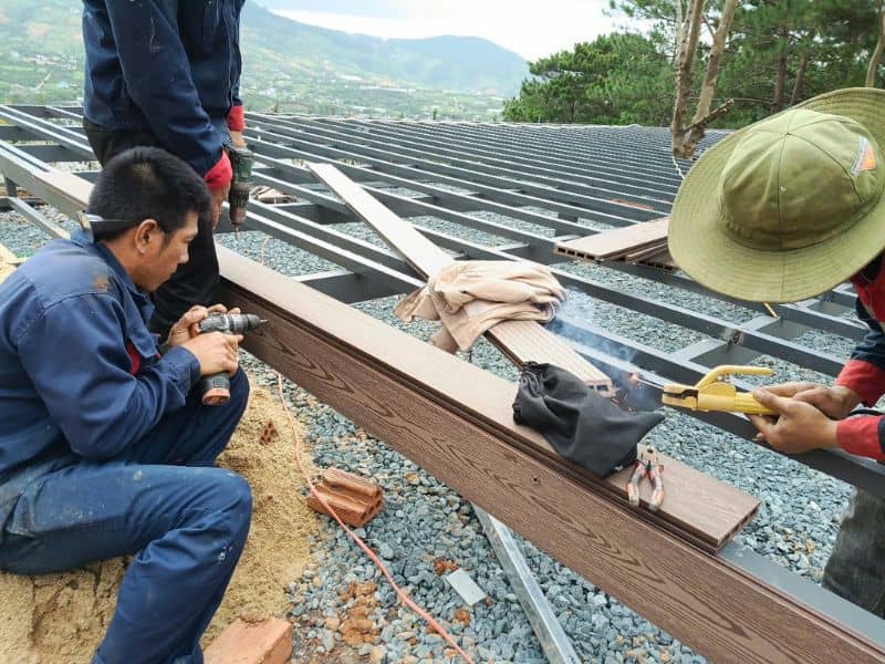 báo giá sàn gỗ nhựa ngoài trời