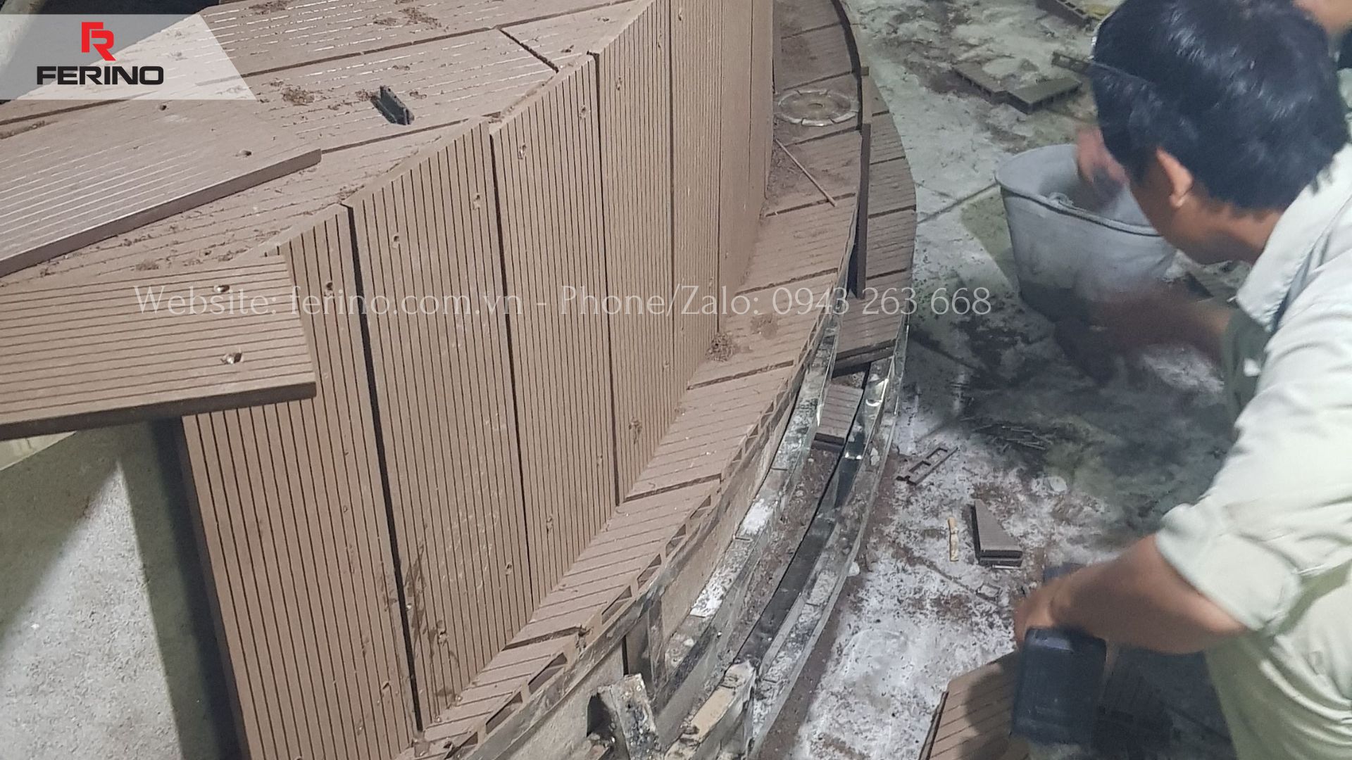 Thi công ốp bồn cây gỗ nhựa Ferino