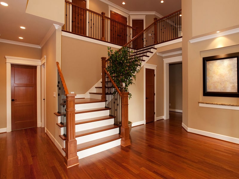 Cầu thang nên xây bên trái hay bên phải nhà