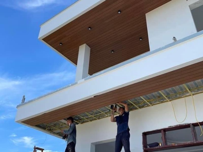 Ferino thi công lắp trần gỗ nhựa ngoài trời tại biệt thự Hải Phòng