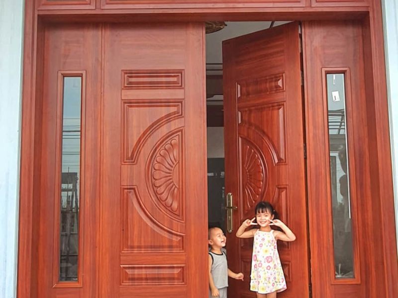 Kích thước cửa chính 4 cánh đẹp