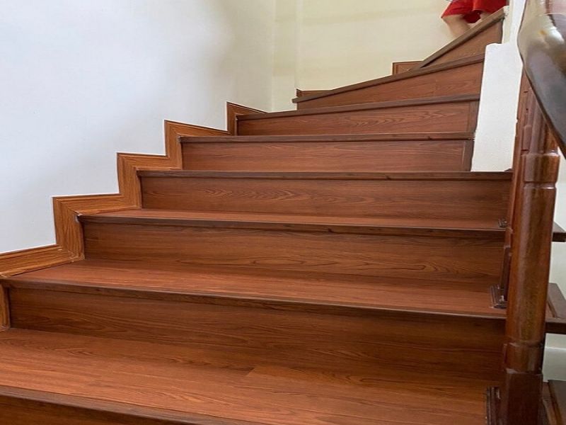 bậc cầu thang nhựa giả gỗ