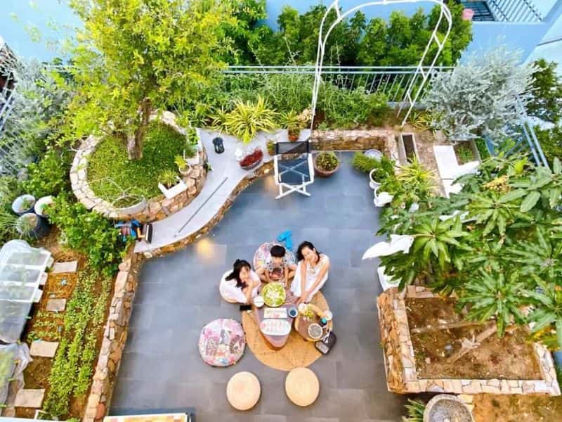 nhà ống gác lửng 3 phòng ngủ có sân thượng