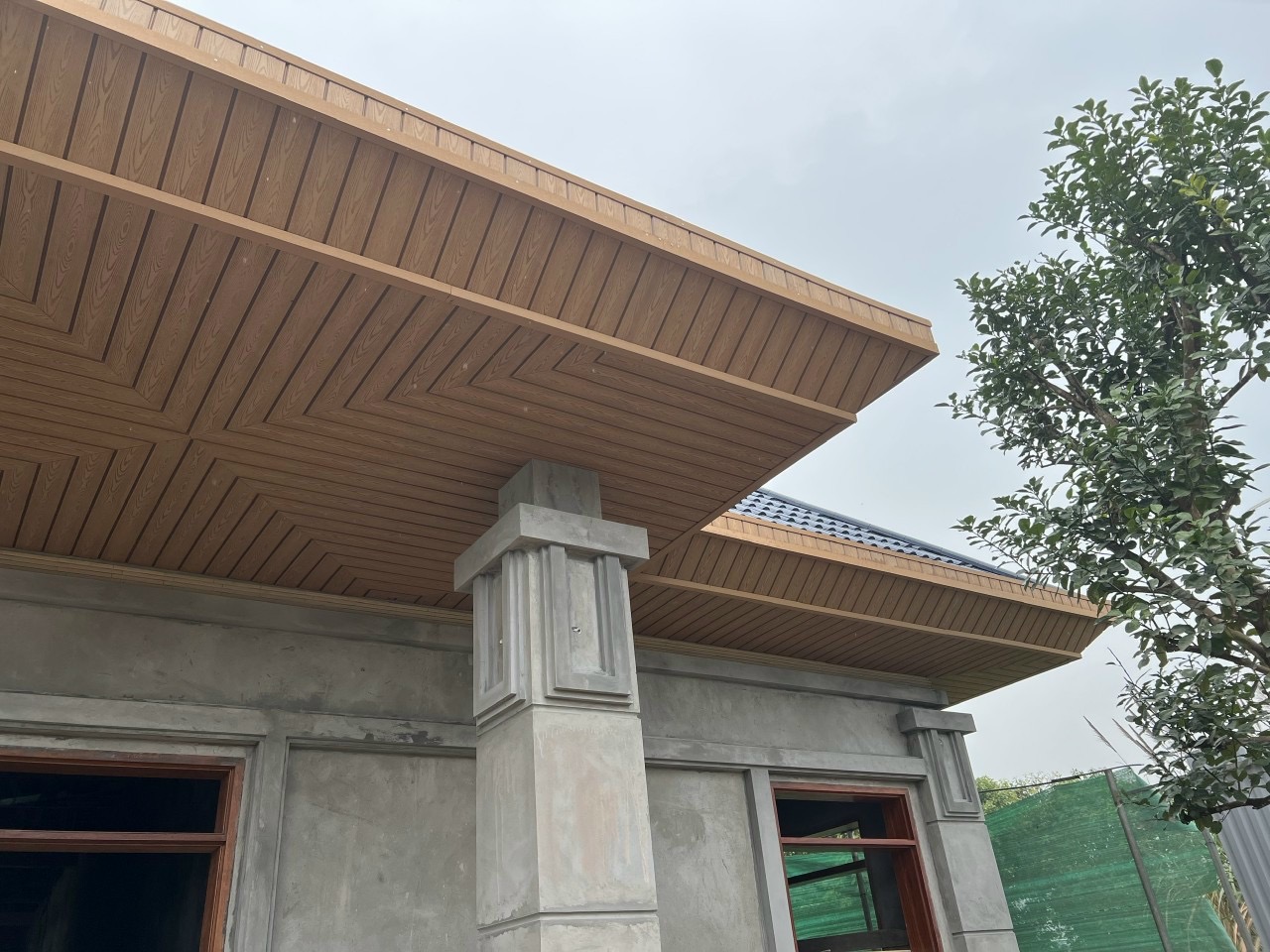 Ứng dụng vật liệu màu gỗ cho mặt tiền ngoài trời