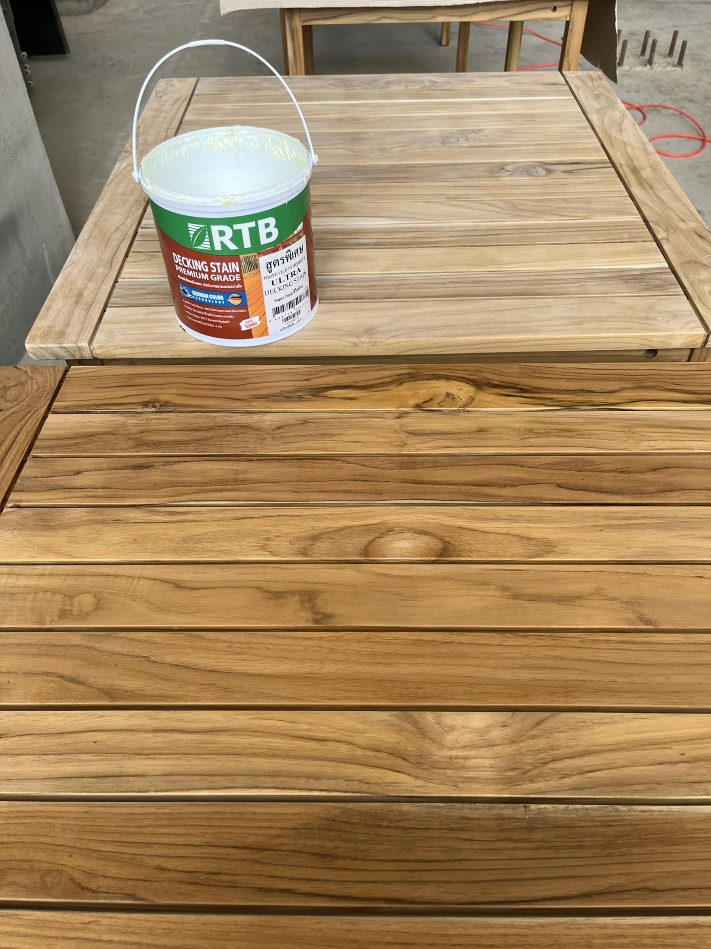 sàn gỗ teak hồ bơi