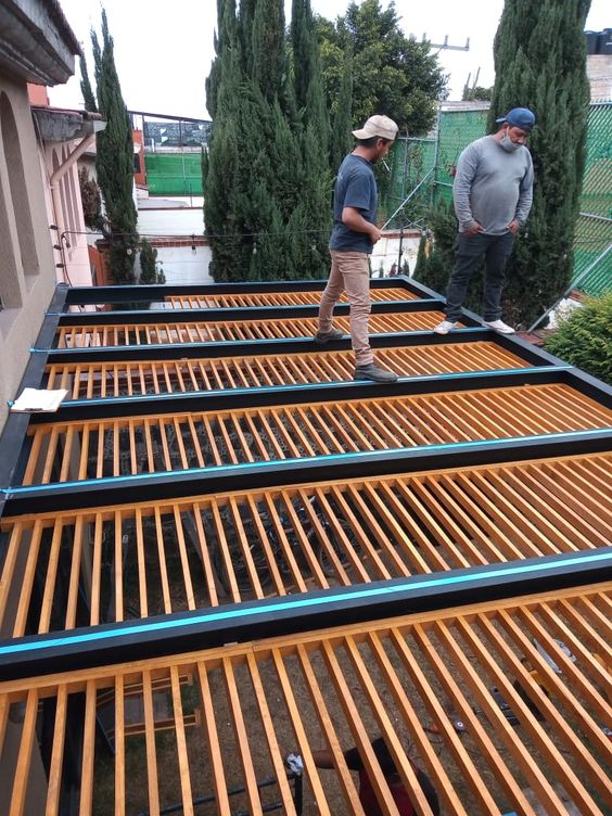 Hệ lam pergola mật độ dày trên khung thép