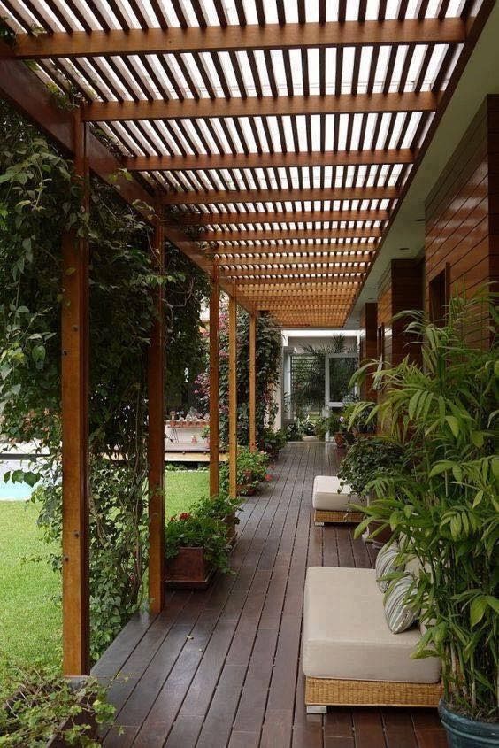Pergola cho lối đi sân vườn phong cách nghỉ dưỡng