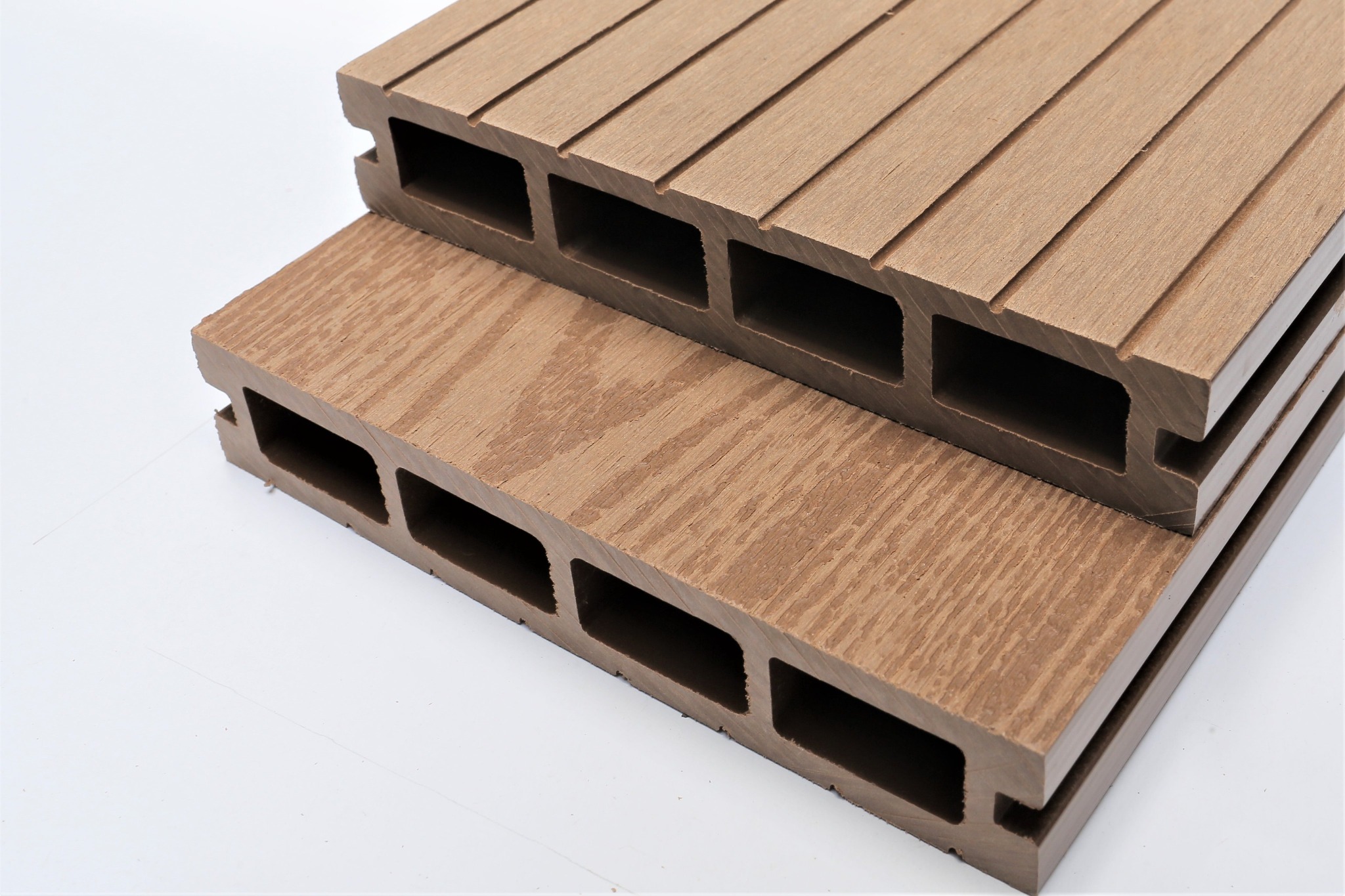 Sàn gỗ nhựa WPC 140x25 dạng lỗ vuông chữ nhật