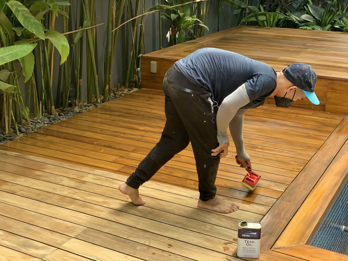 Sàn Teak trong cảnh quan ngoài trời